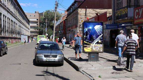 Ситилайт A в Киеве, Сітілайт 1.2х1.8  Скоромська (Пестеля Павла) вул. 13 фото 1