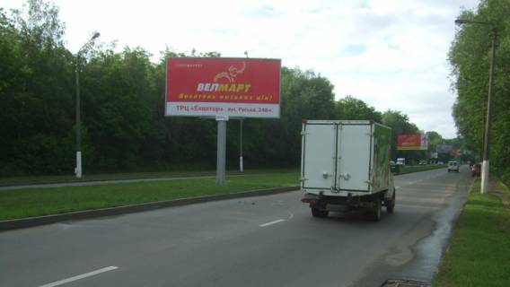 Билборд A в Черновцах, Щит 3x6  Ізмайлівська вул., 3-й, в центр фото 1