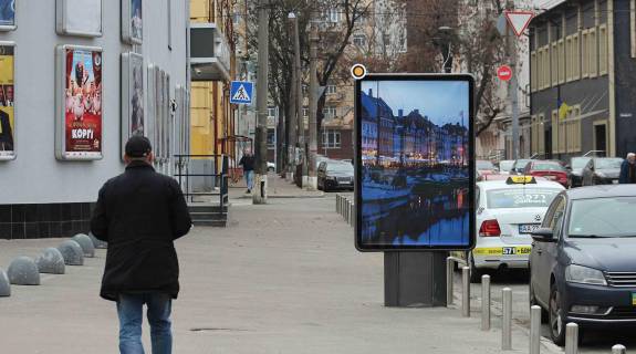 Ситилайт B в Киеве, Сітілайт 1.2х1.8  Щекавицька вул./Костянтинівська вул., 26, кінотеатр "Жовтень" фото 1