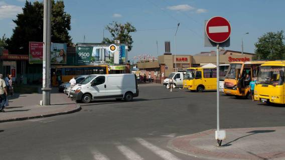 Билборд A в Луцке, Щит 3x6  Привокзальна пл, із центру фото 1