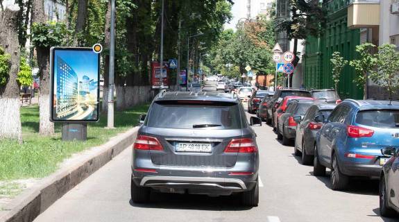 Ситилайт A в Киеве, Сітілайт 1.2х1.8  Липська вул. роздільник фото 1