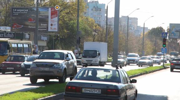 Білборд, Бігборд (Борд)  B у Одесі, Щит 3x6  Небесної Сотні ін. 47/1-А, біля пішохідного переходу Фото 1