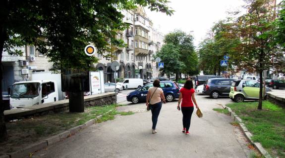 Сiтiлайт B у Києві, Сітілайт 1.2х1.8  Антоновича вул. роздільник Фото 1