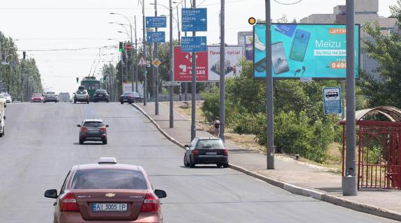 Билборд A в Киеве, Щит 3x6  Рональда Рейгана (Теодора Драйзера) вул., навпроти буд№36 фото 1