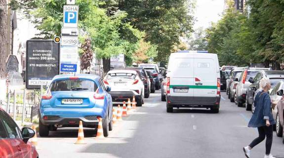 Ситилайт A в Киеве, Сітілайт 1.2х1.8  Євгена Чикаленка (Пушкінська) вул. 40 фото 1