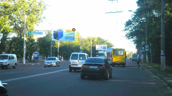 Билборд B в Николаеве, Щит 3x6  Героїв України пр., район "Метро" №1 фото 1