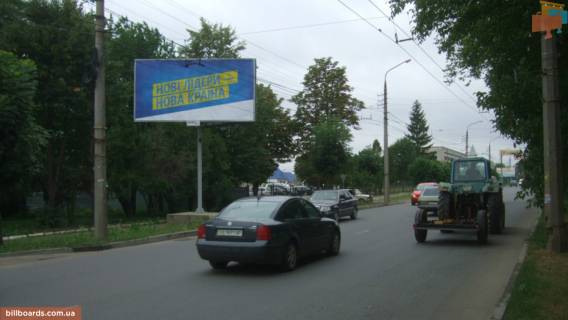 Билборд B в Черновцах, Щит 3x6  Руська вул, 242, в центр фото 1