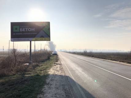 Білборд, Бігборд (Борд)  B у Гнатівці, 6х3  А/д Т1038, вул. Соборна Фото 1