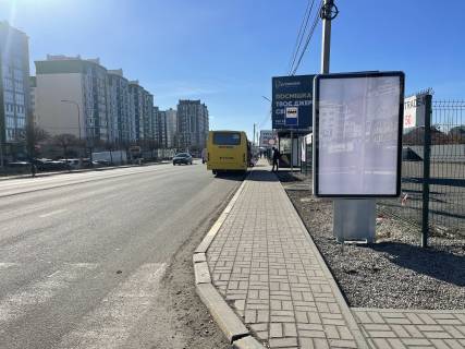 Ситилайт A в Крюковщине, 1,2х1,8м  вул. Балукова , навпроти ЖК Євромісто , біля AMI клініка , перед зупинкою громадського транспорту , на переході фото 1