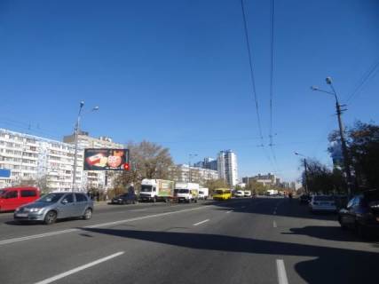 Билборд B в Киеве, 6х3  Червоної Калини ( Маяковського ) 47, Фестивальний з центру фото 1