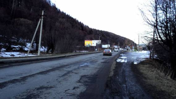 Билборд B в Яремче, 3x6  Траса Н-09 Мукачево-Львів, виїзд з міста в сторону Івано-Фр, АЗС ОККО, напрямок руху на Івано-Франківськ фото 1