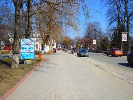 Сiтiлайт B у Яремче, 1,2x1,8  Траса Н-09 Мукачево-Львів, Свободи, центральна міська алея, кафе Каштан, напрямок руху на Івано-Франківськ Фото 1