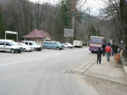 Білборд, Бігборд (Борд)  B у Яремче, 3x6  Траса Н-09 Мукачево-Львів, центр міста, біля продуктового ринку, Красна садиба, Краєвид, Будинок культури, напрям руху на Буковель Фото 1