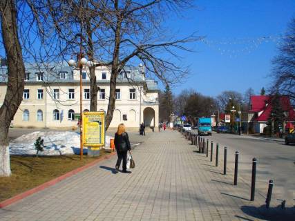 Сiтiлайт B у Яремче, 1,2x1,8  Траса Н-09 Мукачево-Львів, Свободи, центральна міська алея, привокзальна площа, з/д вокзал, напрямок руху на Івано-Франківськ Фото 1