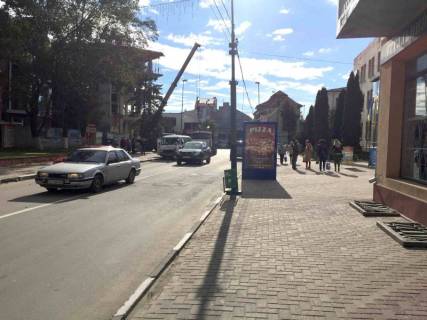 Ситискролл A в Надворной, 1,2x1,8  вул.Мазепи, магазин Пікант (міська рада-пошта), напрямок руху на Яремче,Буковель фото 1