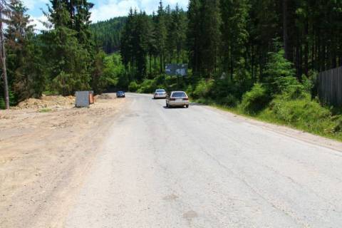 Билборд A в Буковеле, 3x6  Траса Н-09 Мукачево-Львів, дорога від Буковеля до Івано-Франківська (с.Поляниця), початок села, лісництво, 3 км 300 м від Буковеля, напрямок руху на Івано-Франківськ фото 1