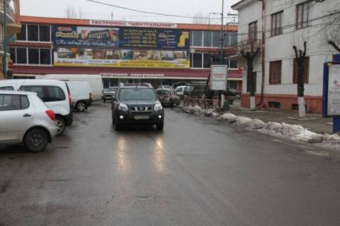 Нестандарт A в Надворной, 1,4x0,9  Чорновола, міський фонтан,музей, маг.Шик,Гранд, пер.Кураж, напрямок руху на Яремче, Буковель фото 1