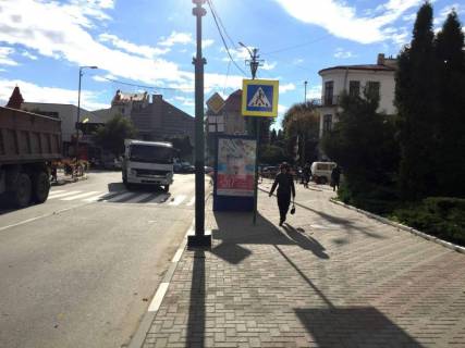 Ситискролл A в Надворной, 1,2x1,8  вул.Мазепи, пошта (міська рада-пошта), напрямок руху на Яремче, Буковель фото 1