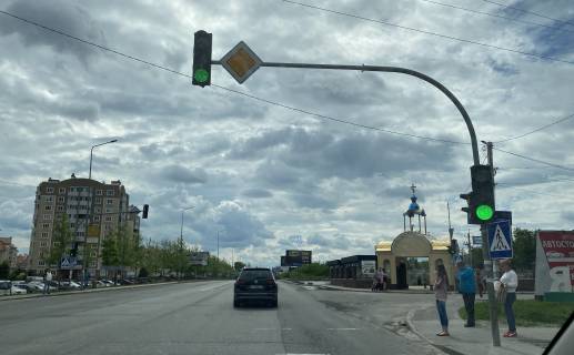 Білборд, Бігборд (Борд)  A у Святопетрівському, Board 3x6м  вул. Білогородська/ вул. Оборони, світлофор, напроти ЖК "Петровський квартал", поруч "Православна церква", "Фора", Ресторан "Прянощі", 50м. до Магазин-ресторан-готель «Лесик», в напрямку с. Білогородки Фото 1