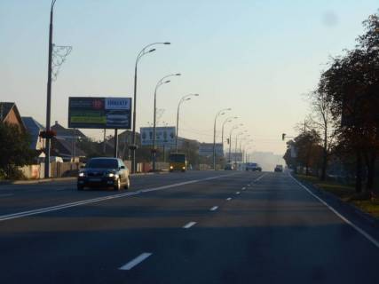 Билборд B в Бровары, Board 3x6м  вул. Київська, 19, за 220м до магазину "Фора", за 240м до перехрестя з вул. Єсеніна, за 320м до АЗС "КЛО", через 30м після ав, тобусної зупинки, через 70м після перехрестям з вул. Євгенія Зеленського, напрямок  з Києва фото 1