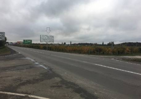 Билборд A в Новосёлках, Board 3x6м  вул. Новосілківська, за поворотом на масив Яблуневий, ЖК "Виноградна долина", узбіччя дороги Чабани-Новосілки фото 1