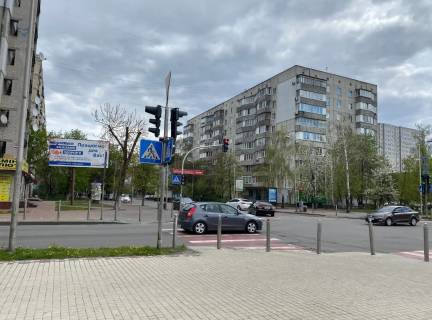 Білборд, Бігборд (Борд)  B у Вишневе, Board 3x6м  вул. Європейська/вул. Святошинська, перехрестя, "Фора","Novus","Hesburger","АТБ-Маркет","Watsons","Аптека 911","Aroma Kava","FitCurves", "EVA","Євразія", ЖК "Променада", в бік центр м Вишневого Фото 1