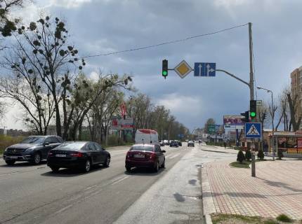 Білборд, Бігборд (Борд)  B у Софіївській Борщагівці, Board 3x6м  вул. Соборна, навпроти ЖК "Сфера", зупинка, Маг. "UKRINSTAL","ЛотОК", Гоночний трек "Kiev Rally Track", в бік с  Святопетрвське з Києва Фото 1