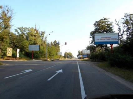 Билборд A в Вышгороде, Board 3x6м  В'їзд в Вишгород з пл. Шевченко, на світлофорі, перед поворотом на SANDORA, HENKEL-Україна, а/д "Київ-Іванків-Овруч", Р-02 км 19+ 200 право, з Києва фото 1