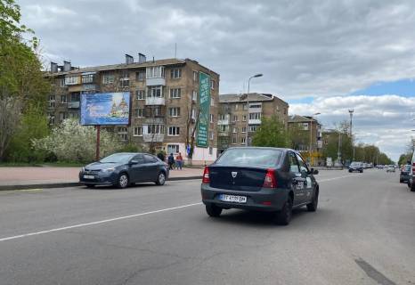 Білборд, Бігборд (Борд)  B у Вишневе, Board 3x6м  вул. Європейська, 35/вул. Зелена, перехрестя, навпроти "Фора", "Космо","Золотий Вік","ПриватБанк", Ресторан "Toloka", центр м Вишневе Фото 1