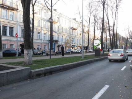 Билборд A в Киеве, 1.2x1.8  Липська вул.  7/22, бульварна частина фото 1