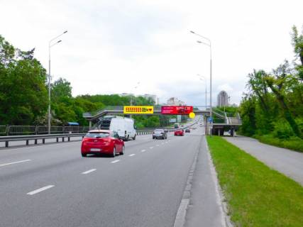 Нестандарт A в Киеве, 8x2  Перемоги пр-т 139, поруч кемпінг "Пролісок", в центр фото 1