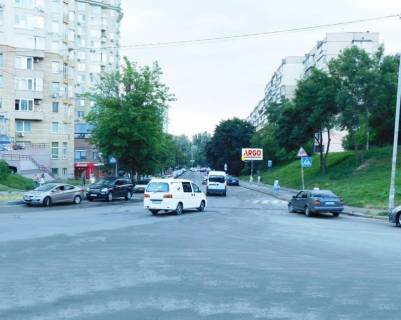 Призма A в Киеве, 2x4  Кудряшова вул. 9, рух в напрямку вул. Липківського, ТЦ "Ультрамарин" - 183784 фото 1