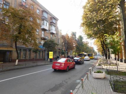 Билборд B в Киеве, 1.2x1.8  Московська вул. 5/2 фото 1
