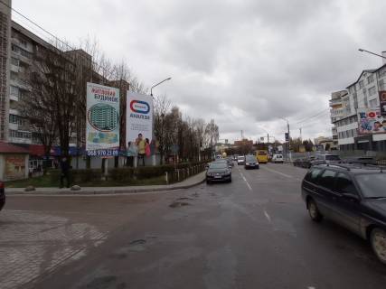 Нестандарт A в Новояворовске вул.Бандери 2 Навпроти орхідеї (пілон 1 ) фото 1