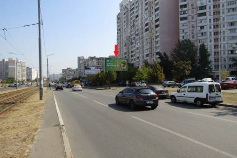 Призма A в Киеве, 6x3  Ахматової Анни вул., 15 (ПриватБанк, АТБ-маркет, Спорт Лайф), в напрямку Харківське шосе, Драгоманова вул. - 196669 фото 1