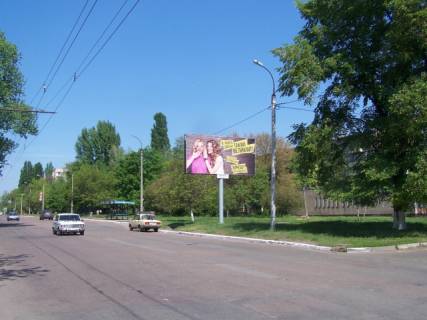 Билборд A в Черкассах, 6x3  Сагайдачного Гетьмана вул. (Ватутіна вул), 168 (продуктові магазини, АЗС "УркНафта", СШ №13), в напрямку вул. Пацаєва фото 1
