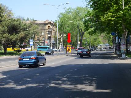 Ситилайт A в Одессе, 1.8x1.2  Гагаріна пр. / Шевченка пр., роздільник, №1, від Сегедської вул. фото 1