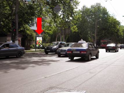 Сiтiлайт B у Одесі, 1.8x1.2  Філатова вул., 54 / Гайдара вул., біля універсаму "Буревестник" Фото 1