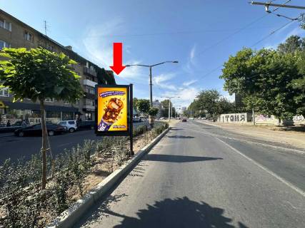 Сiтiлайт A у Одесі, 1.8x1.2  Гагаріна пр. / Канатна вул., роздільник, до Сегедської вул. Фото 1