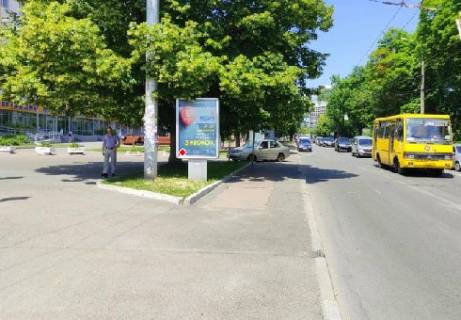 Бэклайт B в Чернигове Миру просп., 44 фото 1