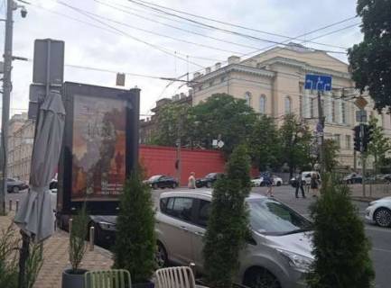 Билборд B в Киеве, Нестандарт  Льва Толстого пл., 11 фото 1
