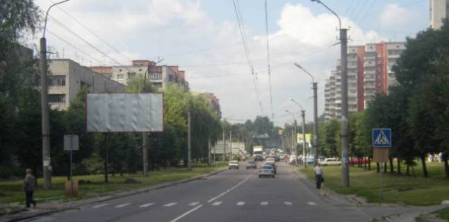 Билборд B в Львове, 3x6  Гетьмана Мазепи вул., 18 фото 1