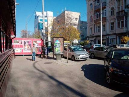 Беклайт B у Києві, 1.2x1.8  Московська вул., 22 Фото 1