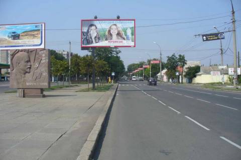 Призматрон, Призма A у Миколаєві, 3x6  Центральний просп. (Леніна просп.) - 10 Слобідська вул. (Луначарського вул.), (№1) (призма) - 271359 Фото 1