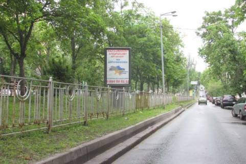 Бэклайт A в Киеве, 1.2x1.8  Марії Приймаченко бульв., ,2, бульварна частина  фото 1