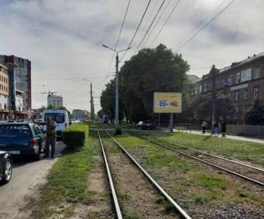 Беклайт A у Вінниці, 2.3x3.14  Пирогова вул., 46 Фото 1