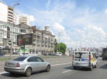 Призматрон, Призма B у Києві, 3x6  Голосіївський просп., 48: зупинка гр.транспорту "Деміївський провулок" (у напрямку  Московської пл. ) - 271510 Фото 1