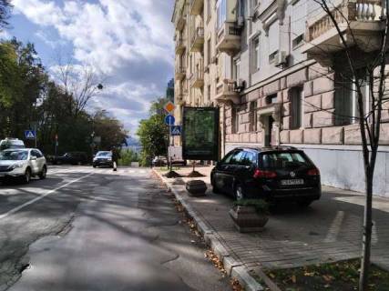 Ситилайт A в Киеве, 1.2x1.8  Шовковична вул.,  32/34 фото 1