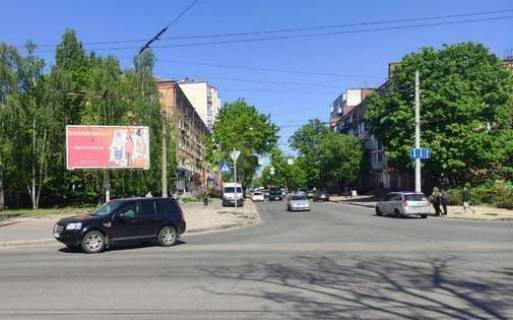 Призма B в Чернигове, 3x6  Івана Мазепи вул. (Щорса вул.), 19 - Любецька вул. - 481750 фото 1