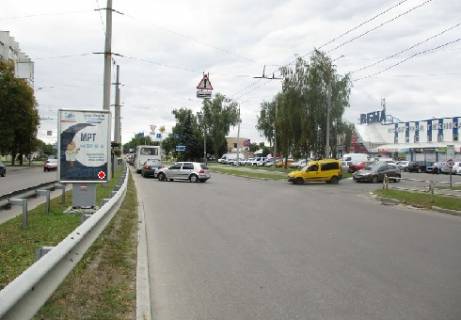 Беклайт B у Чернігові 1-го Травня вул., 157 Фото 1
